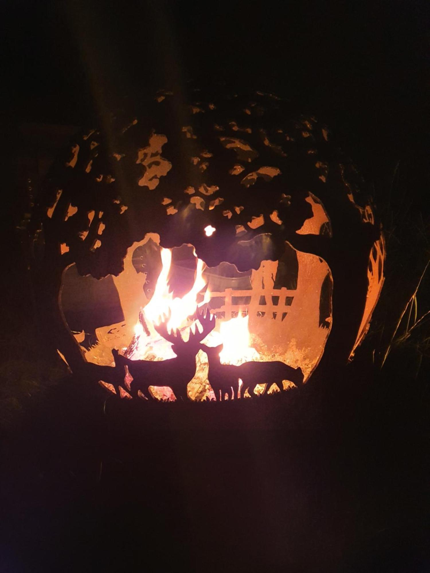 فندق Gilfach Gower Farm Luxury Yurt With Hot Tub أمّانفورد المظهر الخارجي الصورة