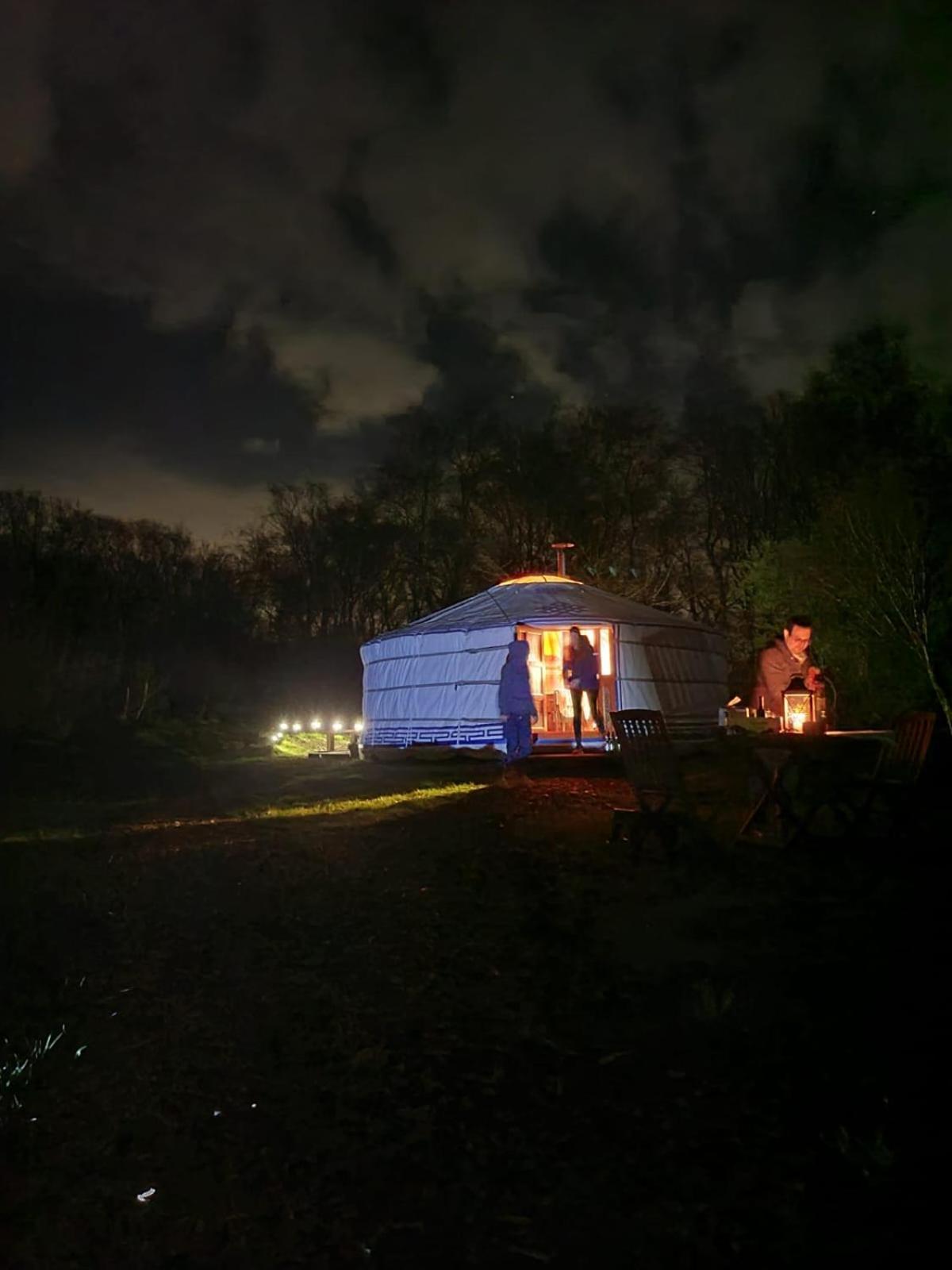 فندق Gilfach Gower Farm Luxury Yurt With Hot Tub أمّانفورد المظهر الخارجي الصورة